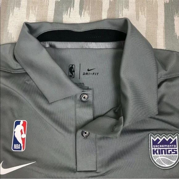 Nike NBA Sacramento Kings Mens Short Sleeve Shirt Polo Gray Size MT AV1791-002
